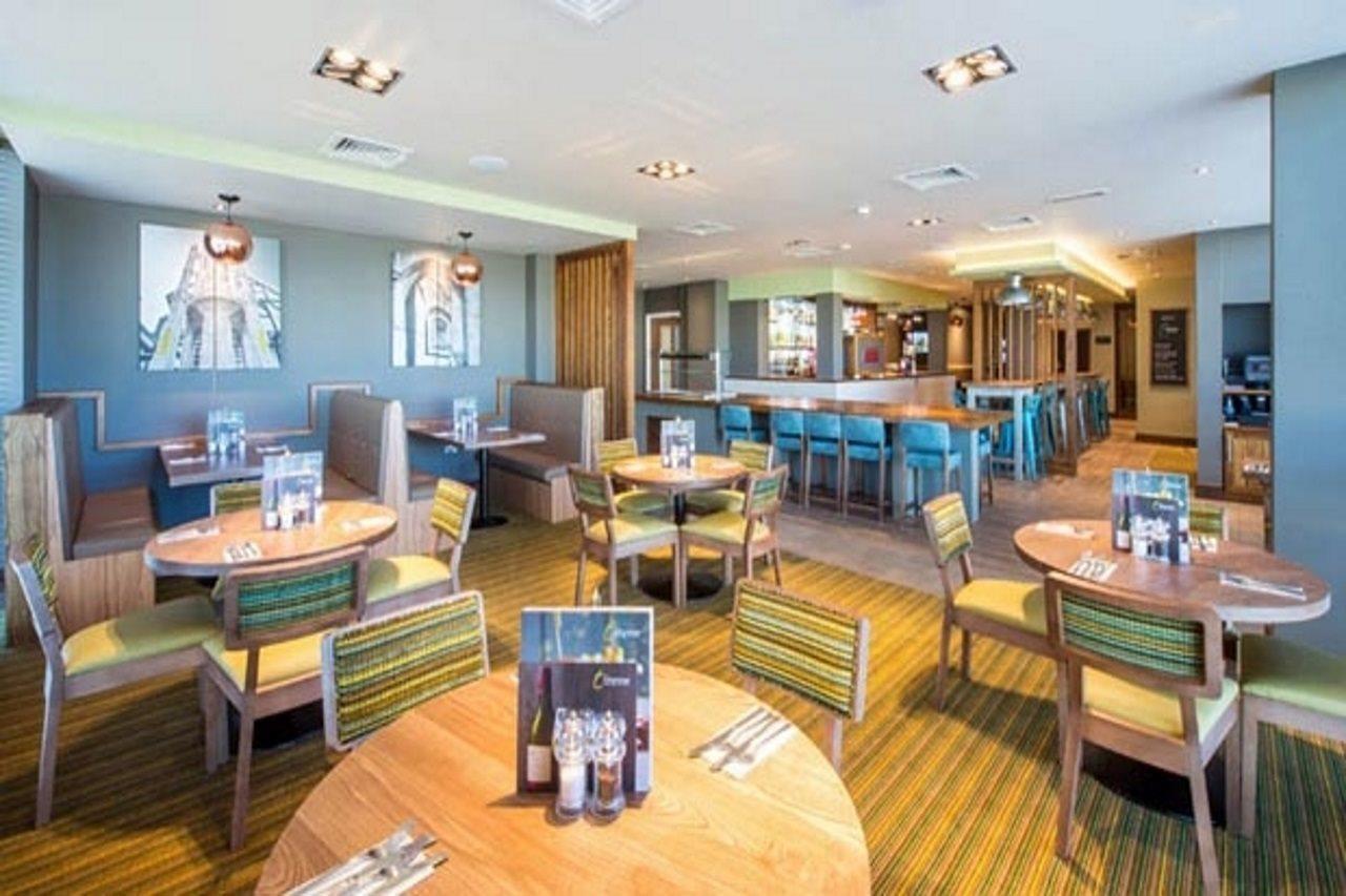 Premier Inn วินเชสเตอร์ ภายนอก รูปภาพ